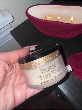 Too Faced Born This Way Translucent Setting Powder - White/Gold Accents